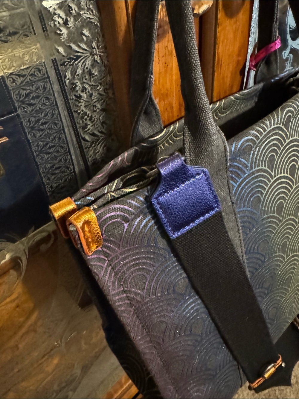 Kurt Geiger London Wave Tote The Large Size Southbank Tote - Picture 6 of 15